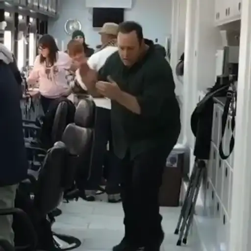 Kevin James 🎬 💖 MOV (8gfrb5htpn)