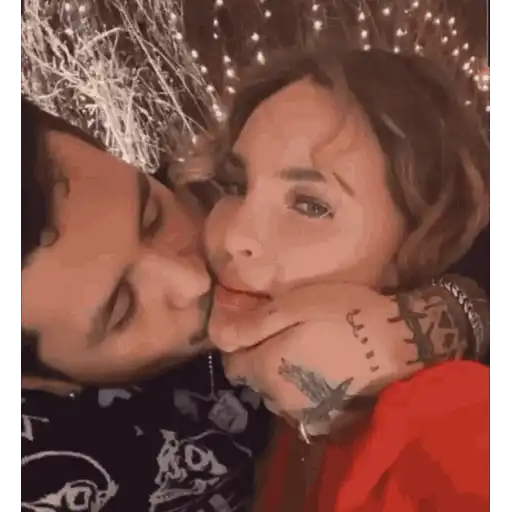 Romantic Moment (6mgfzh2b8j)