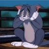 الوجه بين اليدين