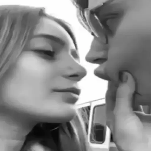 قبّلني (ndwb7y9tjg)