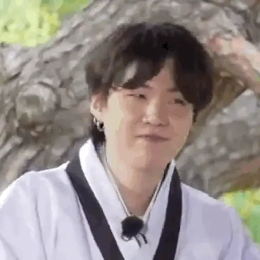 Bts 2022 (dspqbcwjzy)