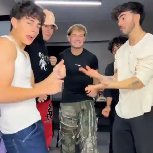 🎶 Muevelo menealo🕺TikTok trend (jr8xf7mwy5)