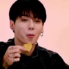 BTS 🧸 JUNGKOOK  (fr6dwcj8q2)