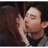 Kiss couple Gif 💏 (qkf9s2gzwt)