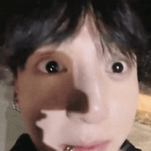 BTS 💜 (zqs7c4hdw3)