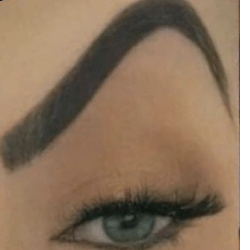 حاجب مرفوع (y63dgrctbf)