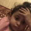 يد على الجبين